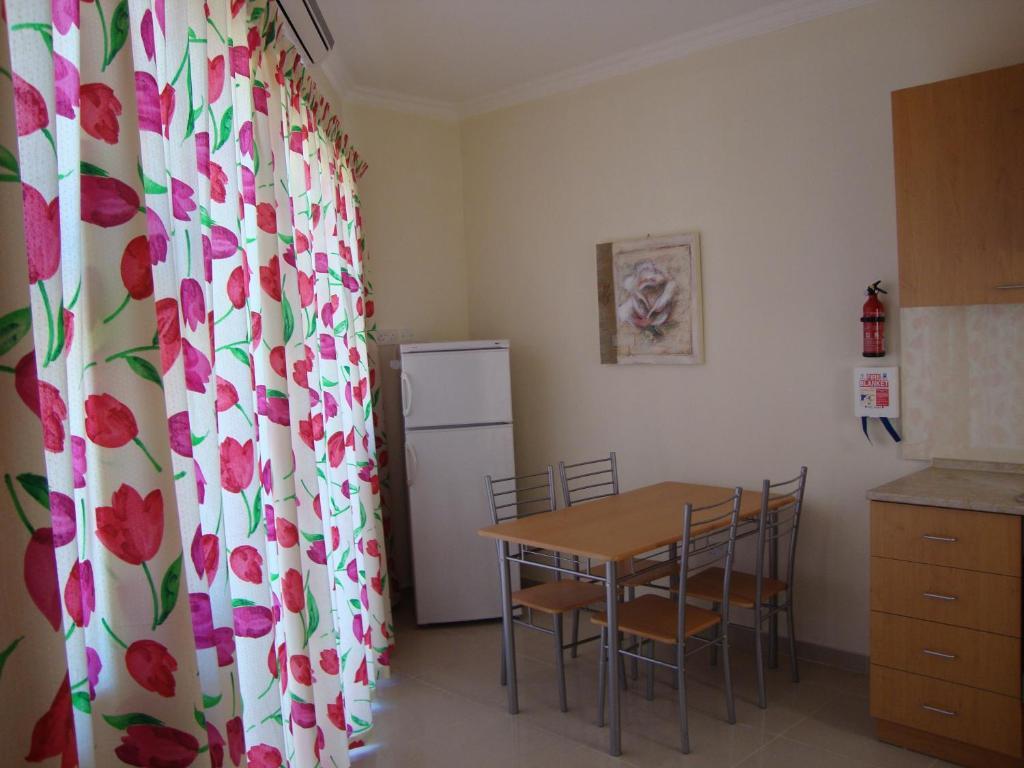 Belmont Court Apartments Qawra Room photo